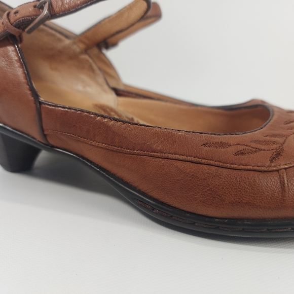 Sofft Light Brown Mary Jane Low Heel Shoes Ankle Strap, 7.5 - Picture 6 of 11